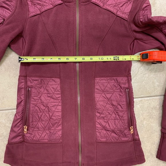 Lululemom Fleecy Keen Size 4 - Picture 8 of 9